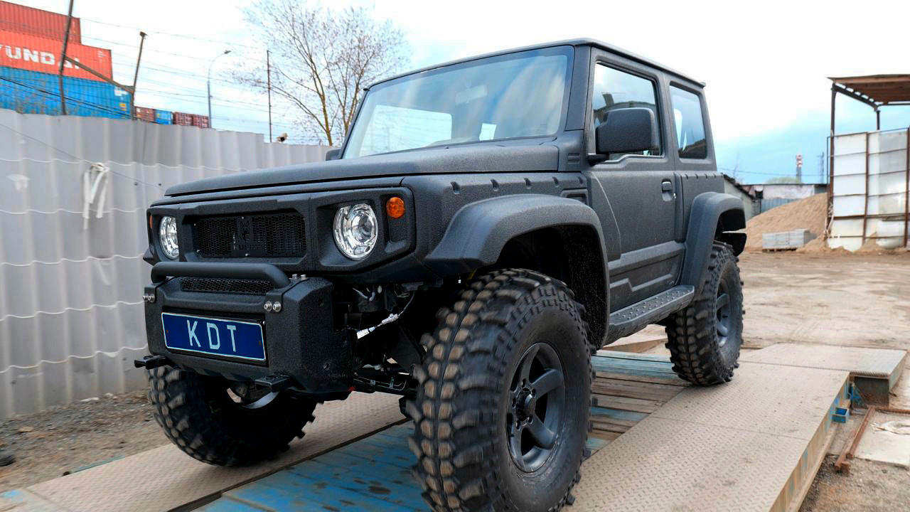 Решётка радиатора композитная Suzuki Jimny с 2020 г.в.