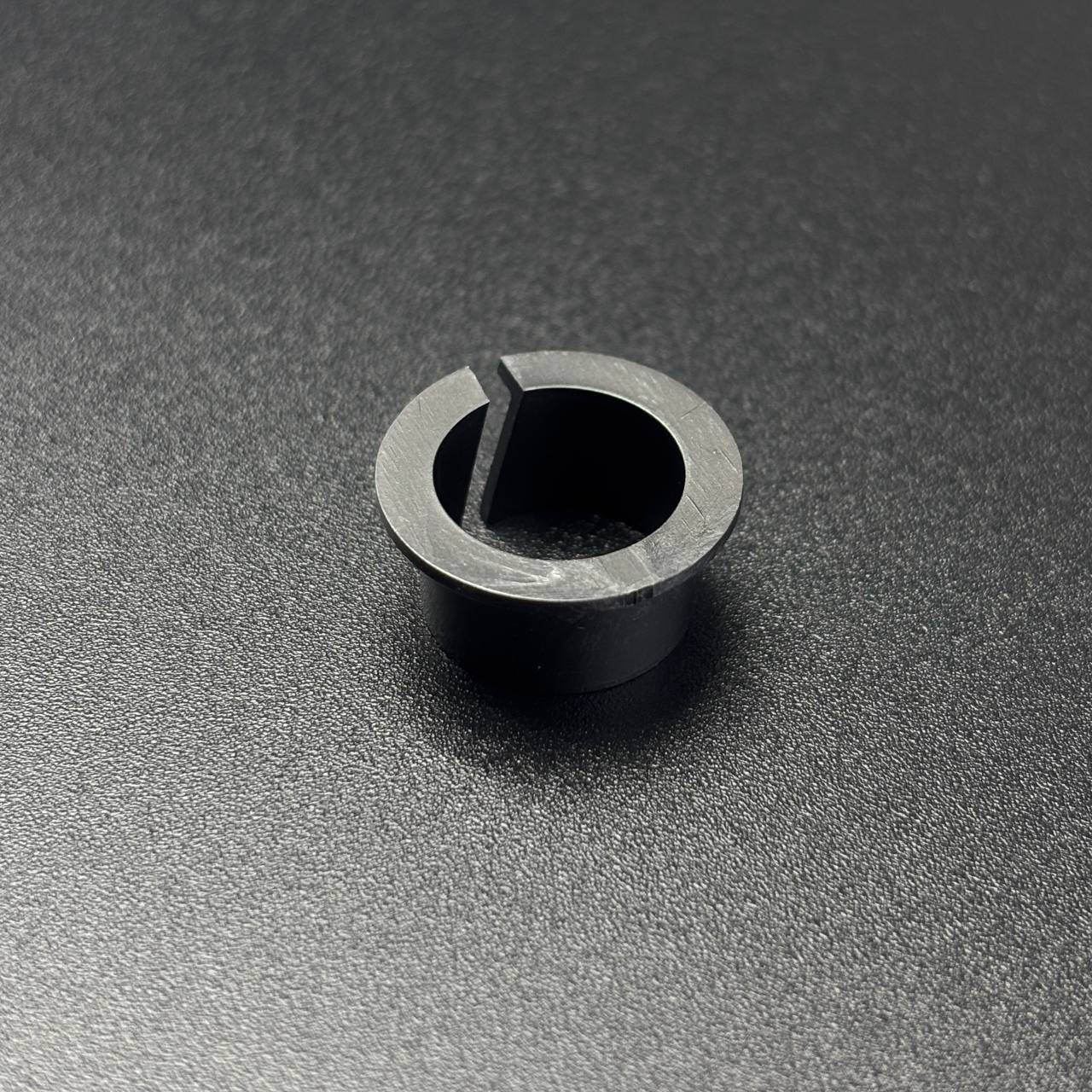 Втулка многофункциональная в поддон Yamaha 25-250 (90386-13M38) (Yamaha)
