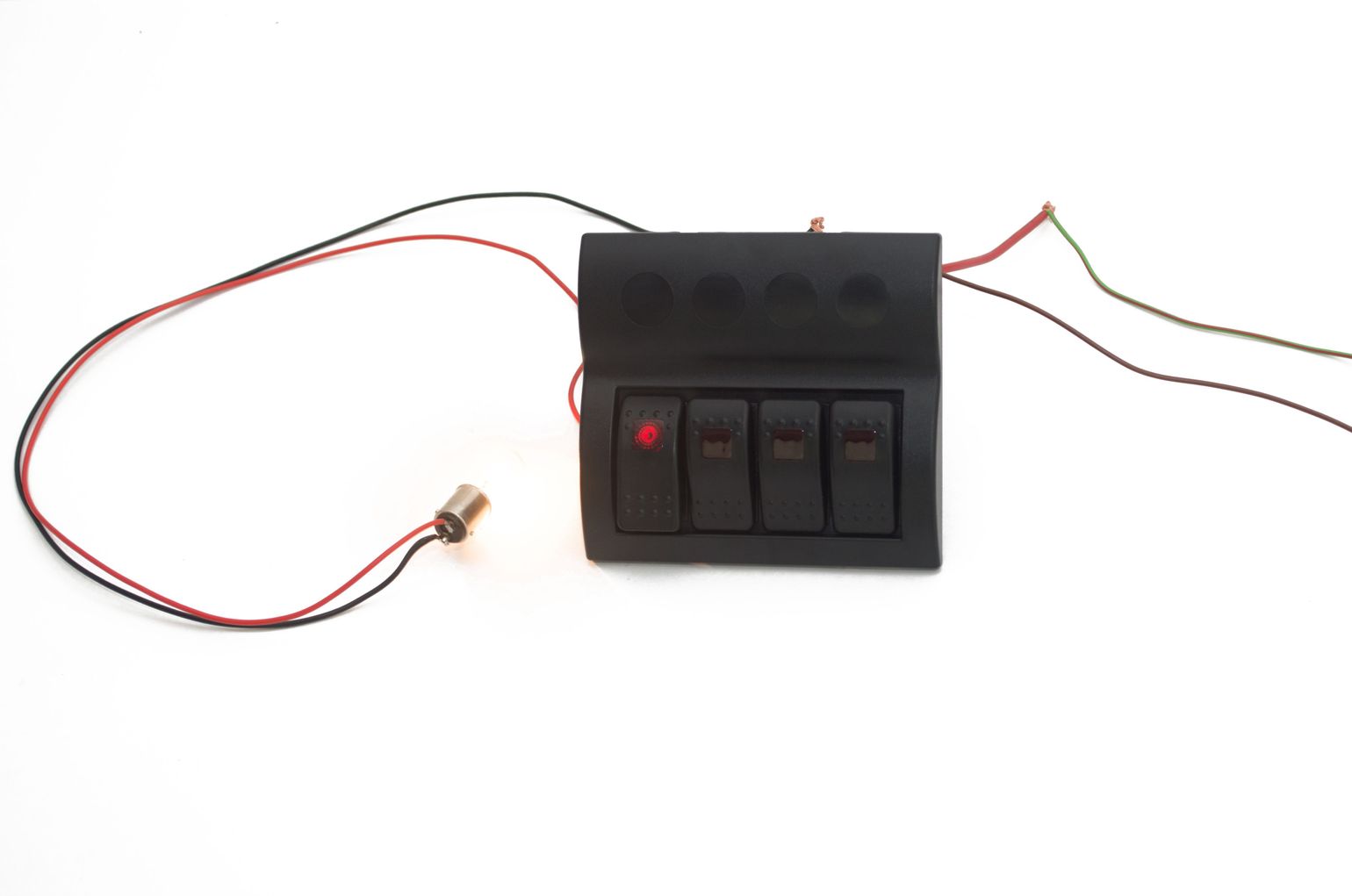 картинка Панель бортового питания 4 переключателя, автоматы