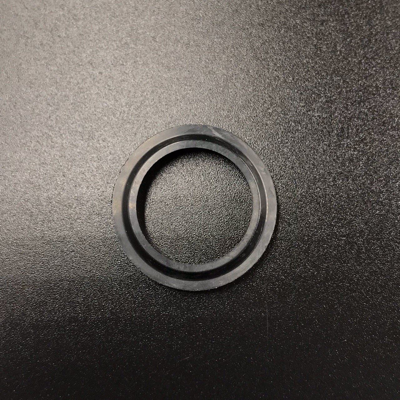 картинка Уплотнение гидроподъема 64E-43822-00 (Omax)