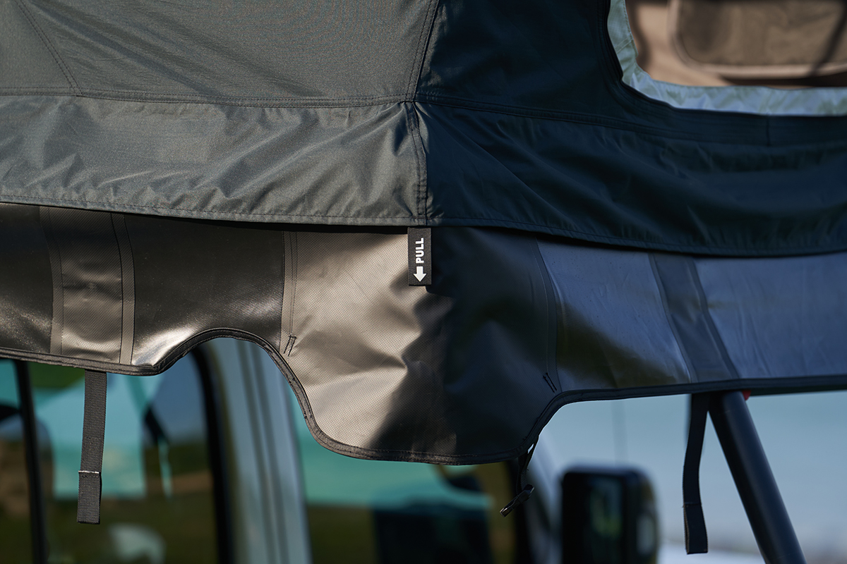 картинка Палатка на крышу автомобиля Wild Land Voyager 140 Pro