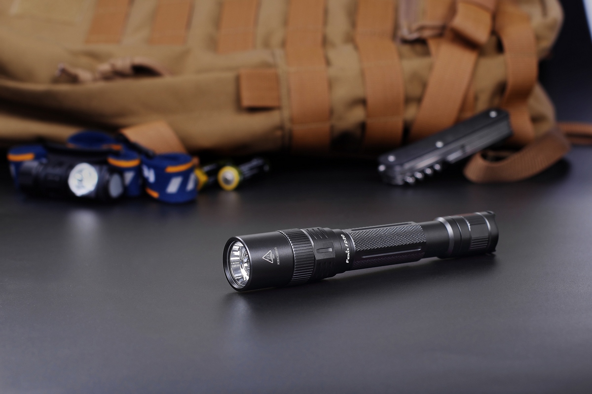 Фонарь Fenix FD20