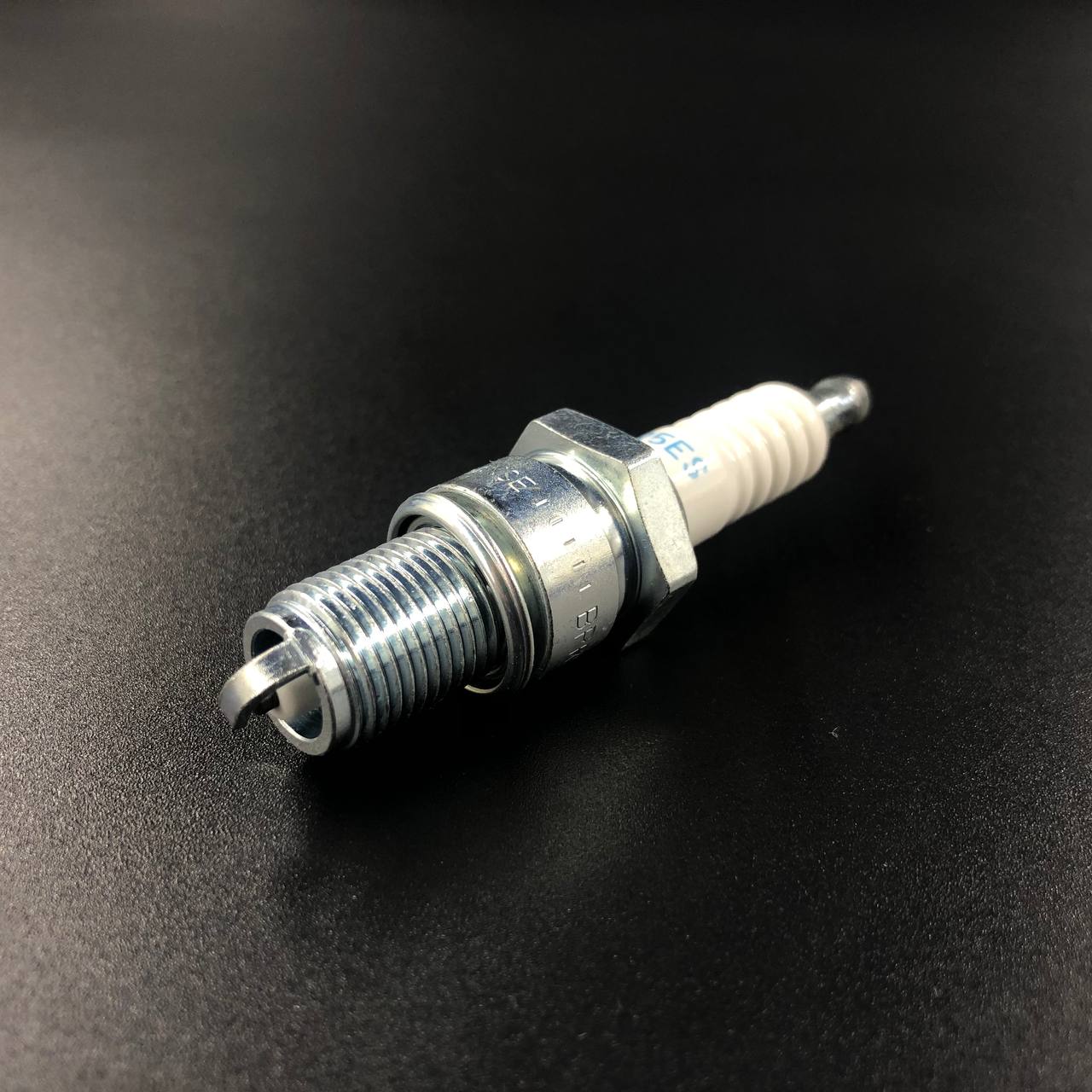Свеча зажигания 7422 BPR5ES (98079-55846;98079-55817;Honda BF5) (NGK)