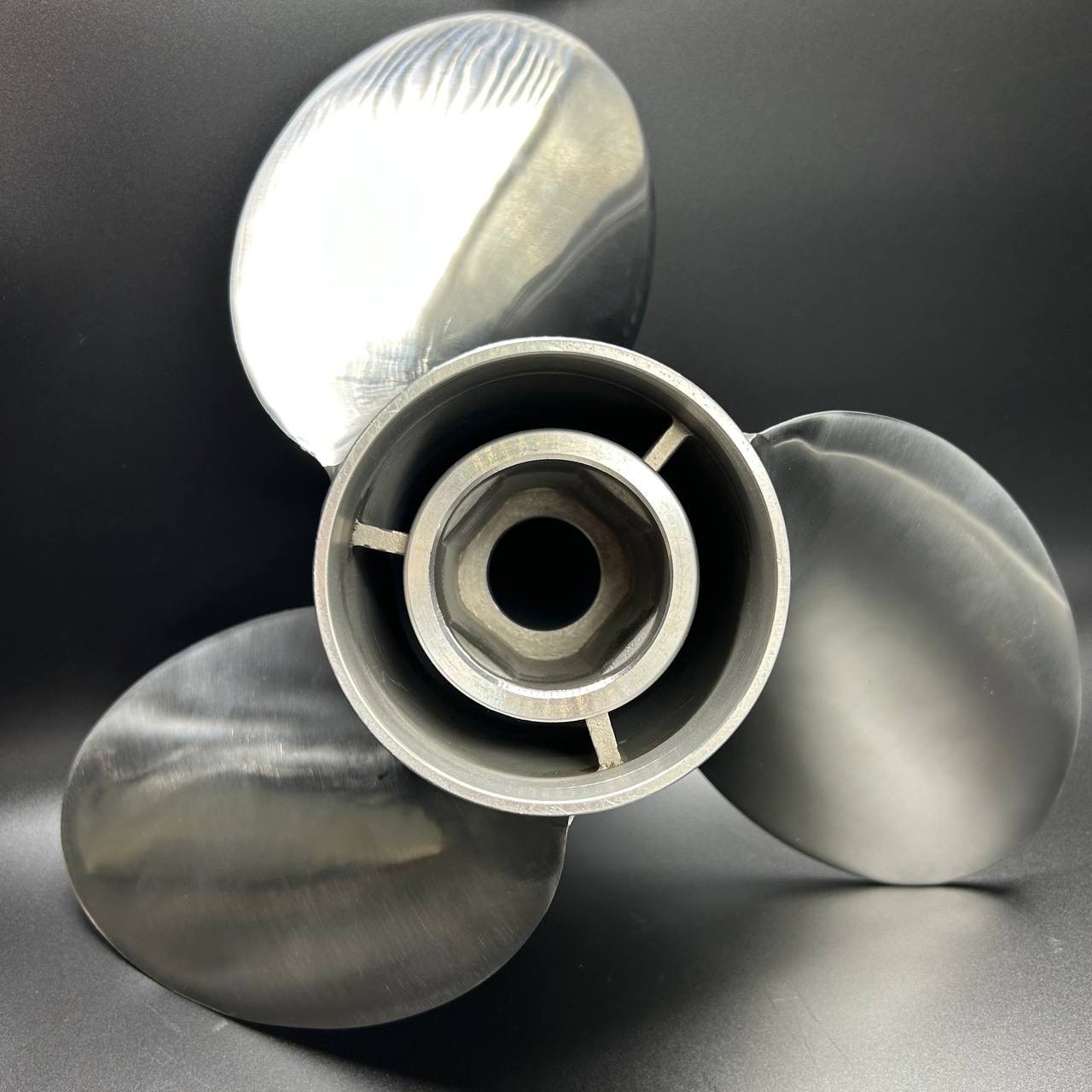 картинка Гребной винт Mercury 135-300 (3x15-1/4x19) (Сталь)