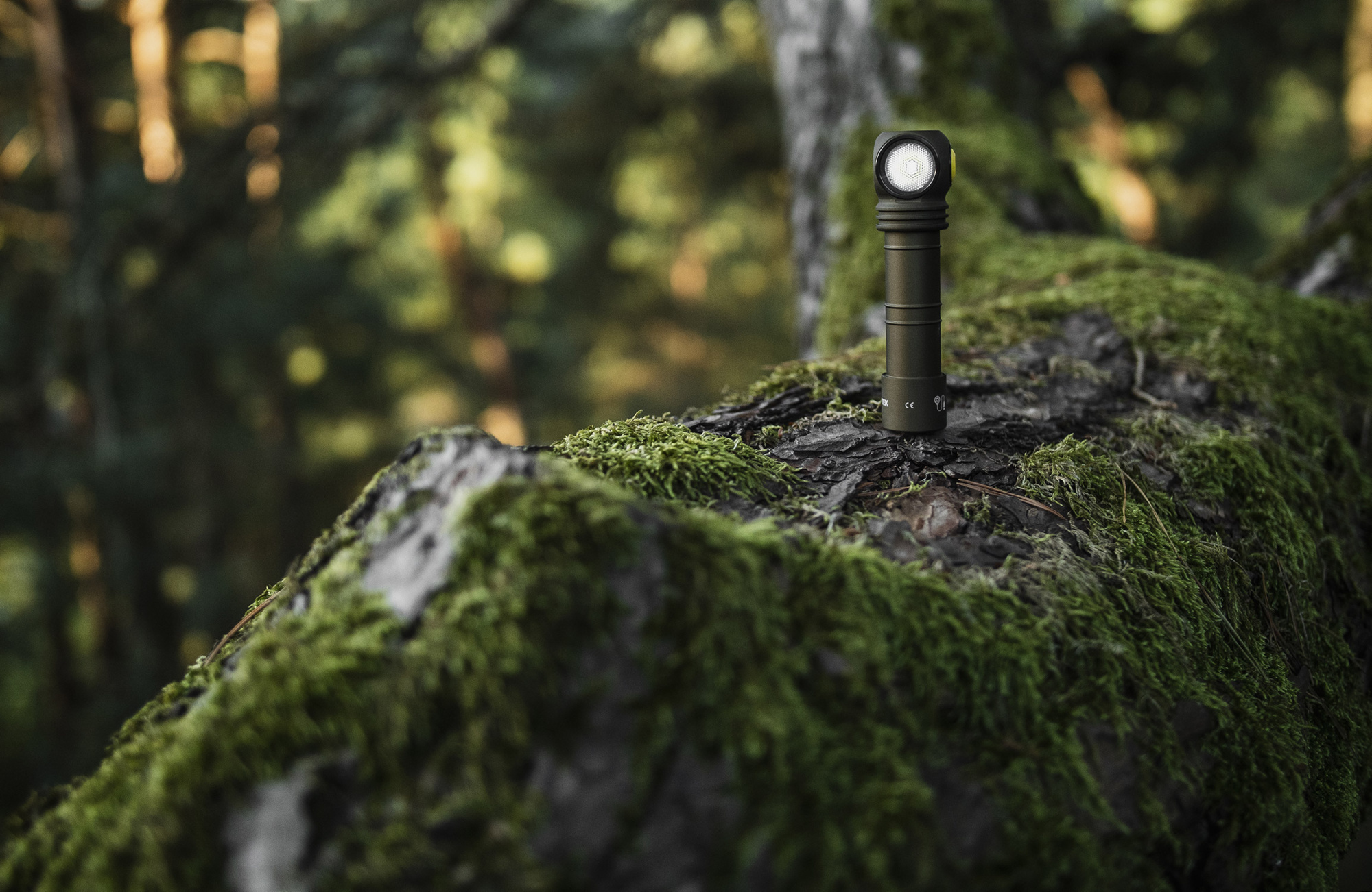 картинка Фонарь налобный Armytek Wizard C2 Pro White (Olive)