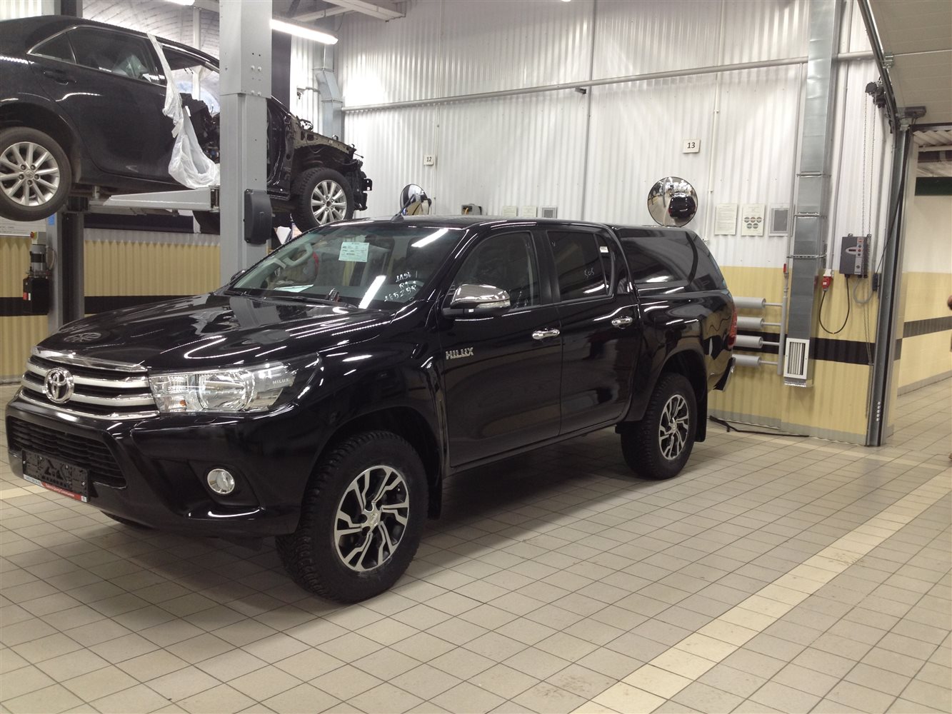 картинка Крыша (кунг) кузова для Toyota Hilux (двойная кабина) (08.2015-) (чёрная) (1 дверь) Cargo АВС-Дизайн ABC.TOHIL.BR.04B