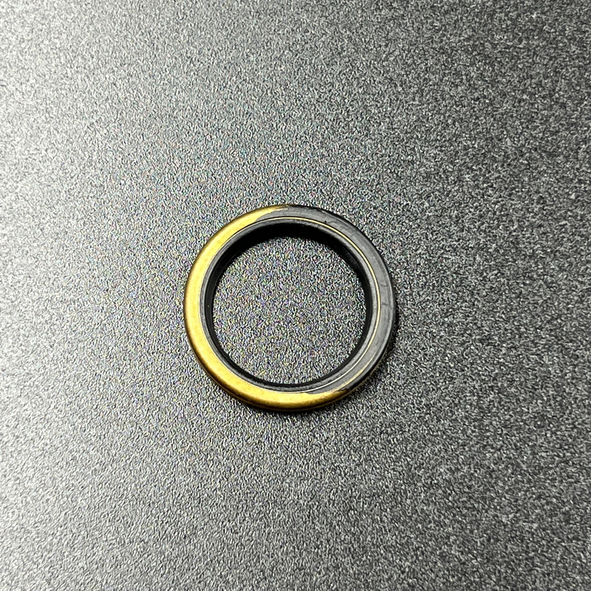 картинка Сальник Mercruiser (Omax)