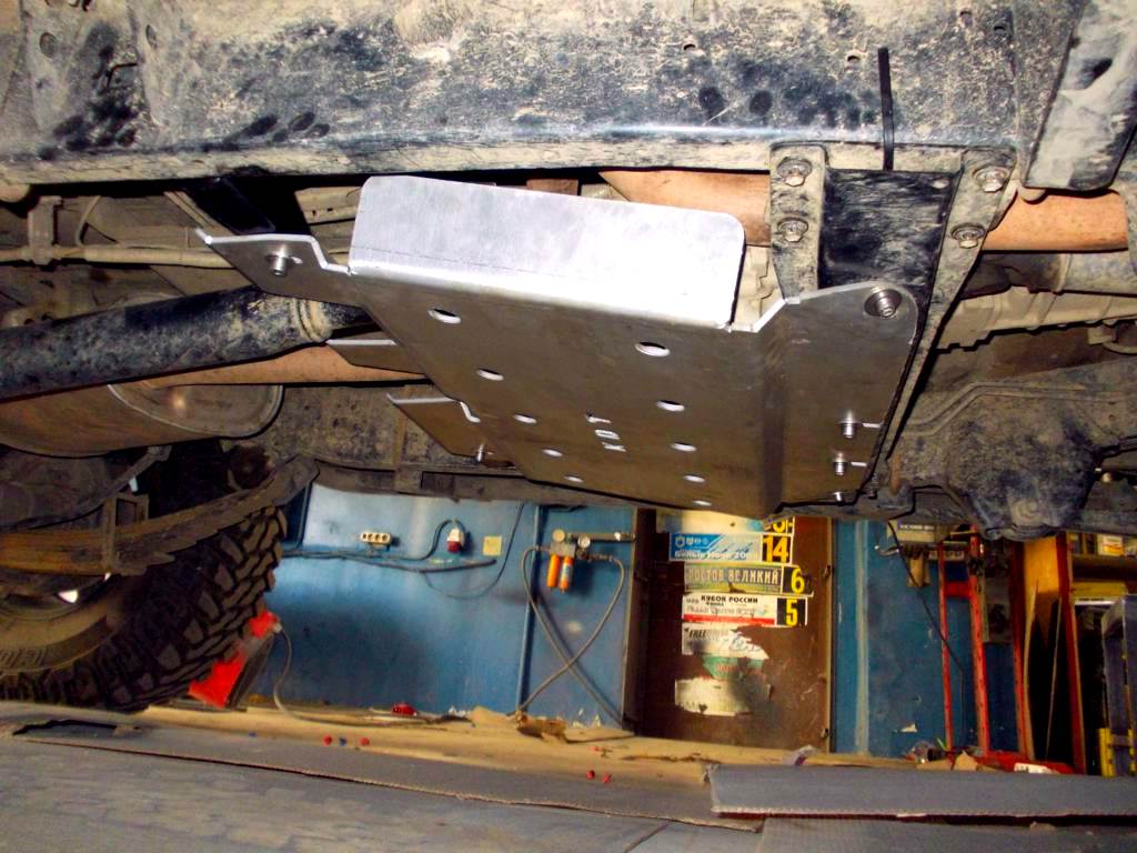 картинка Защита раздатки KDT Toyota Land Cruiser 76/78