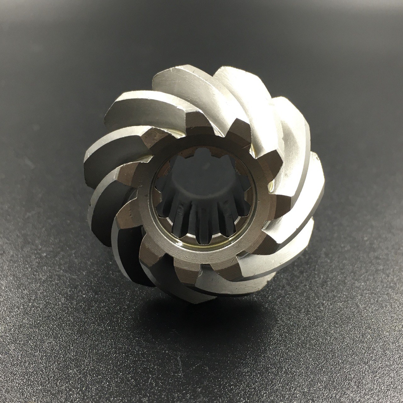 картинка Шестерня вертикального вала (Пиньон) Suzuki DT20-30 (57311-96311) (PREMARINE)