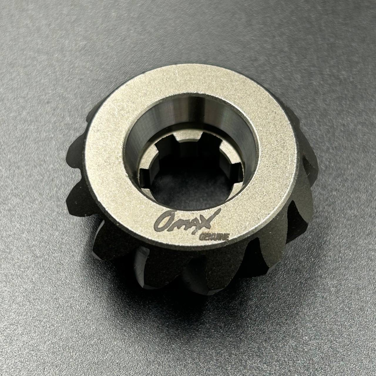 картинка Шестерня вертикального вала (Пиньон) Yamaha 30D (6J8-45551-00) (Omax)