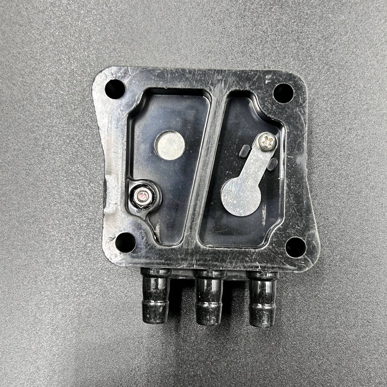 картинка Корпус топливного насоса Yamaha F20-60 (KACAWA)