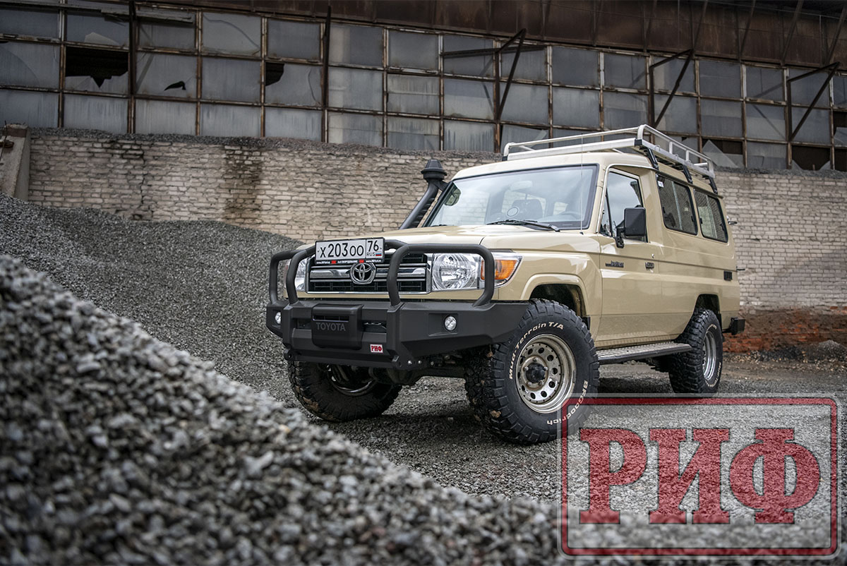картинка Бампер РИФ передний Toyota Land Cruiser 76/78 2007+ c доп. фарами и защитной дугой, под штатную лебедку