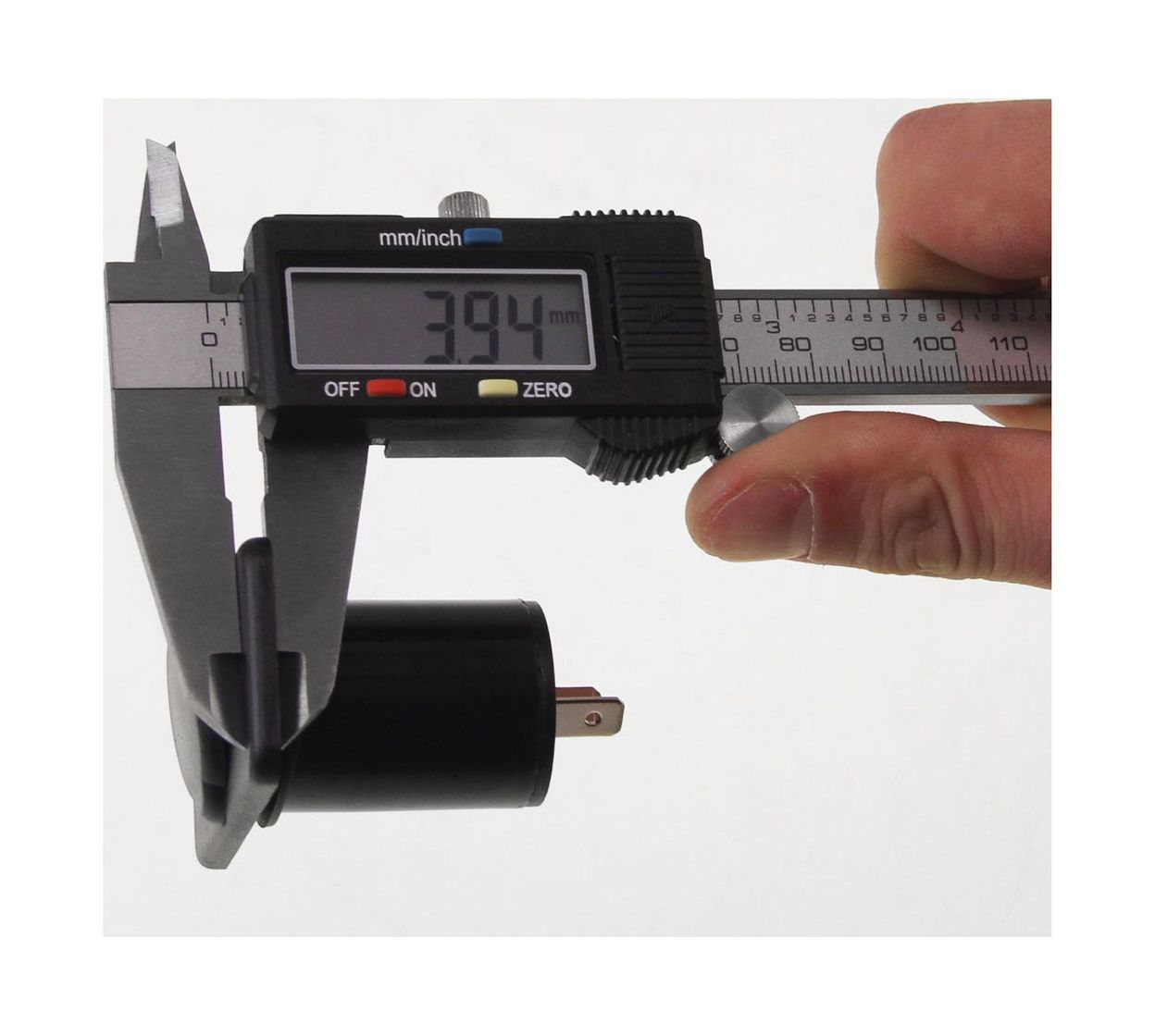 картинка Разъем прикуривателя со штекером 12 В