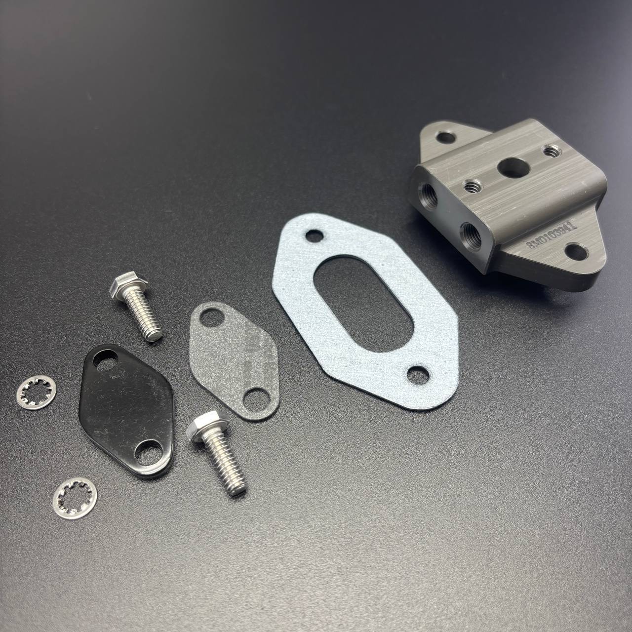 картинка Коннектор гидравлических шлангов Mercruiser (8M0137703) (Quicksilver)