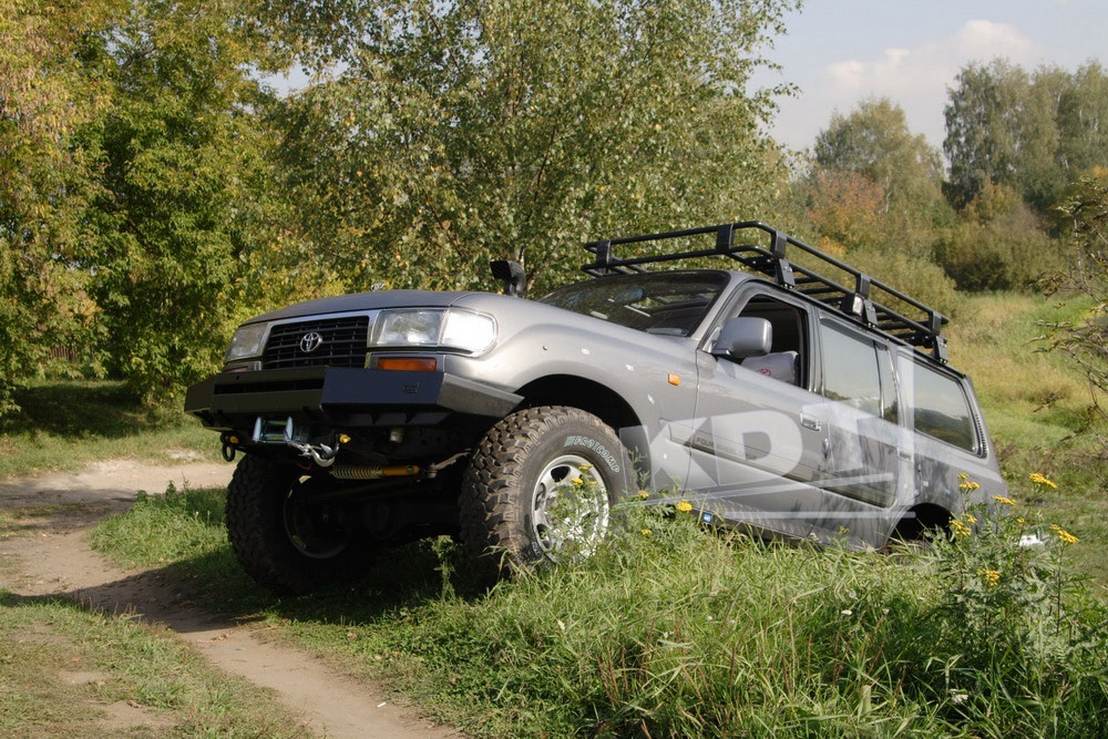 картинка Передний силовой бампер без кенгурина "Спорт" - Toyota Land Cruiser 80