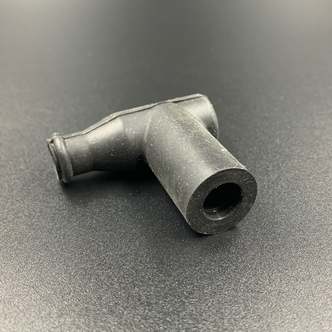 картинка Колпачок свечной TB05EMA-BK