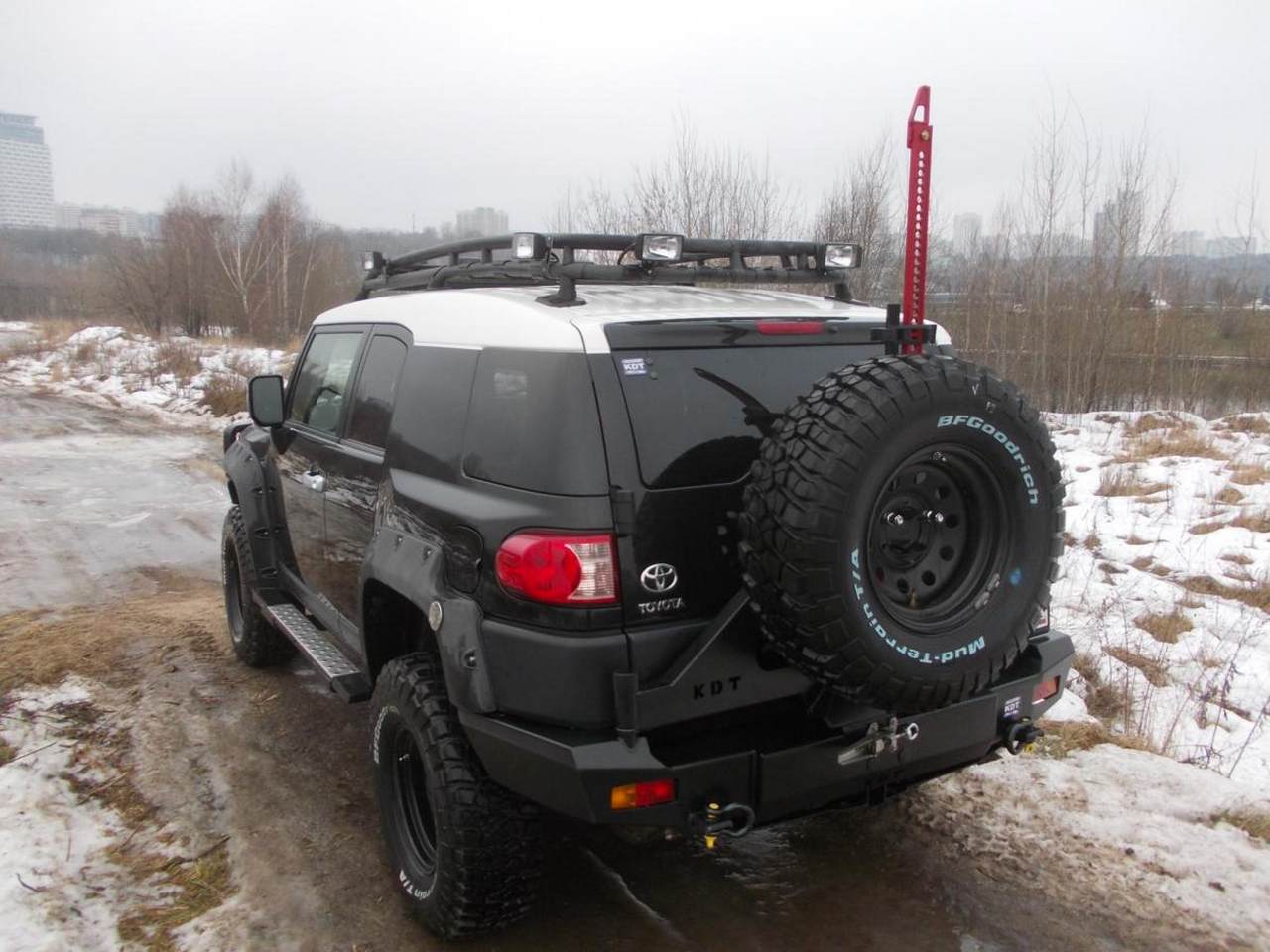 картинка Калитка крепления запасного колеса Toyota FJ Cruiser