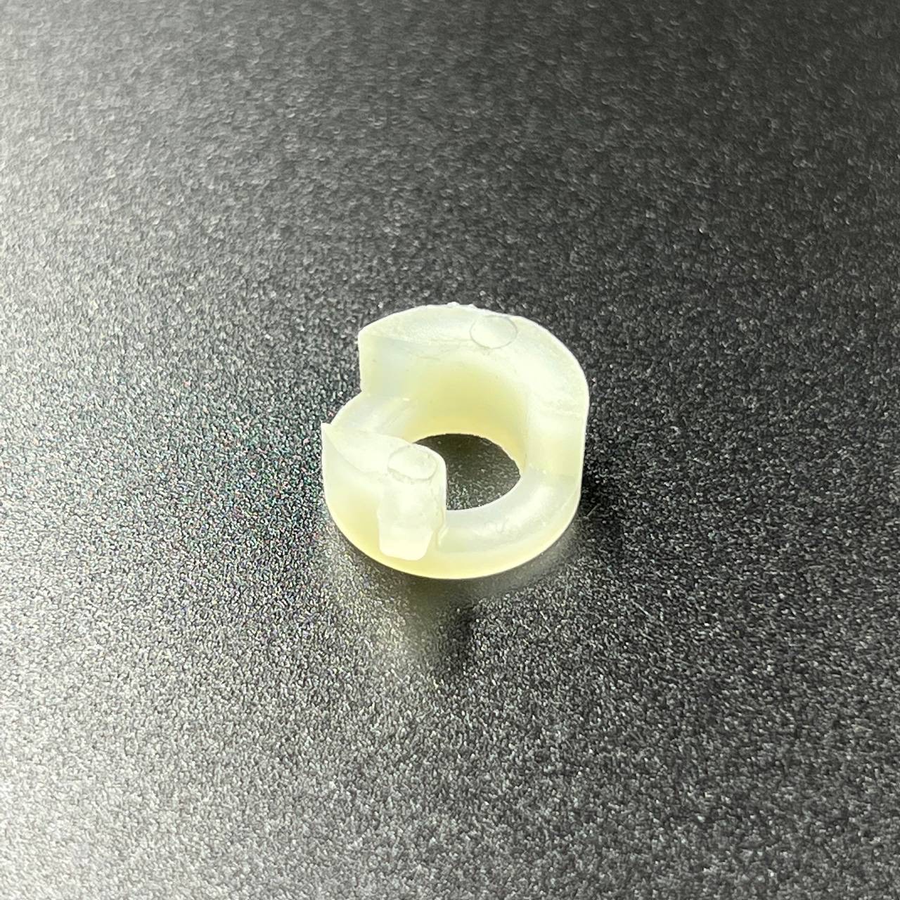 картинка Втулка трубки охлаждения верхняя Tohatsu 9.9-18 (YUELANG)