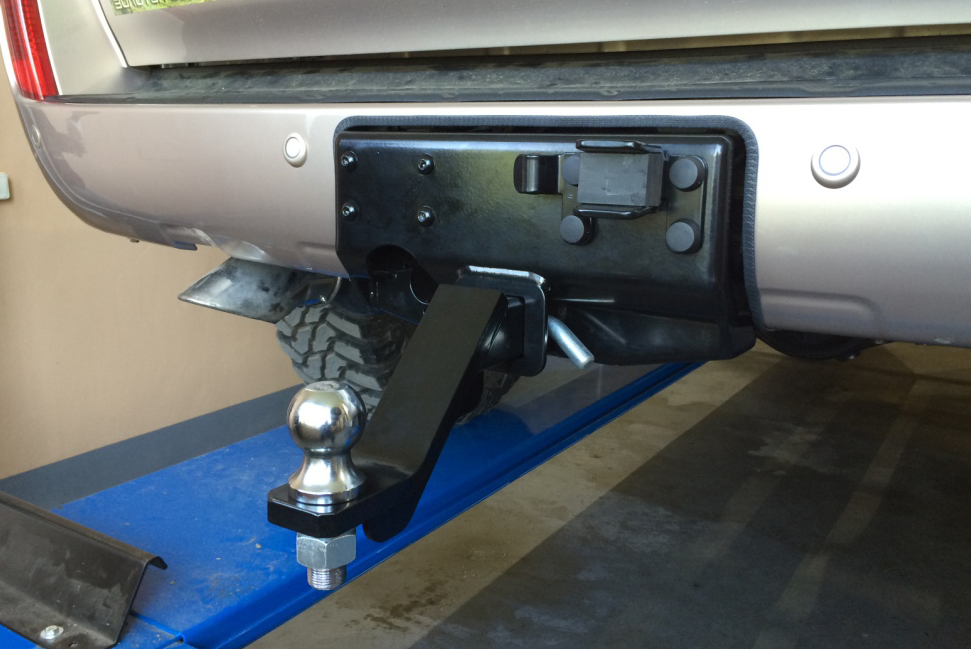 картинка Фаркоп Toyota Land Cruiser 200 в штатный задний бампер квадрат РИФ