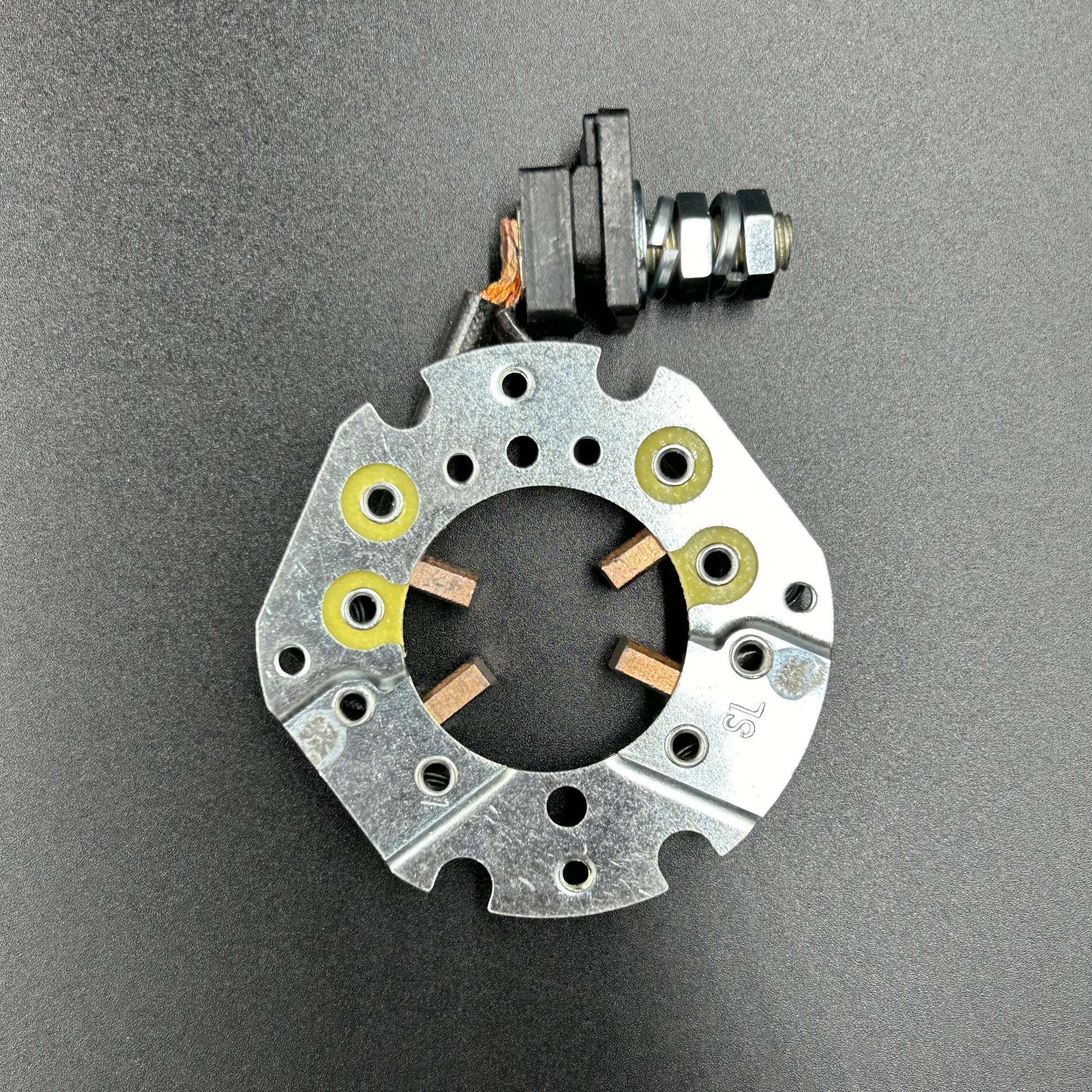 картинка Щеточный узел Yamaha 115-250, Honda 50, Tohatsu 90 (WUHU)