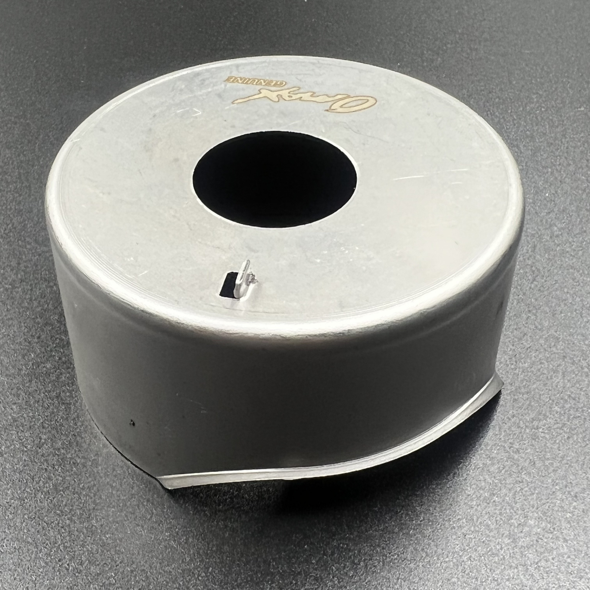 картинка Стакан помпы охлаждения Suzuki DF200-250, DF250-350(A) (Omax)