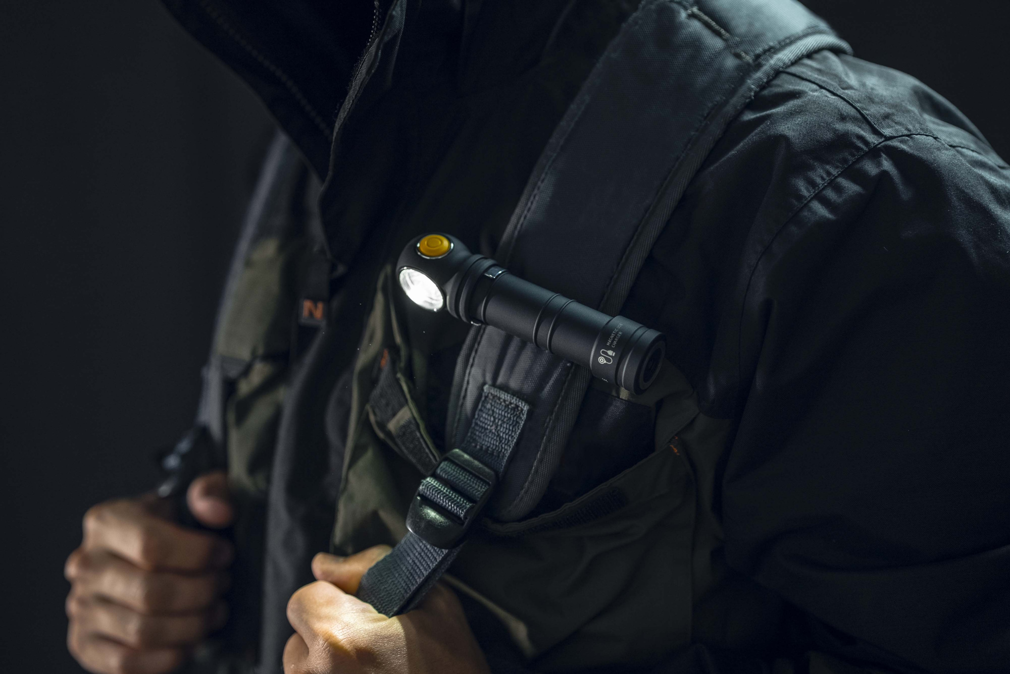 картинка Фонарь налобный Armytek Wizard C2 Pro Max LR White