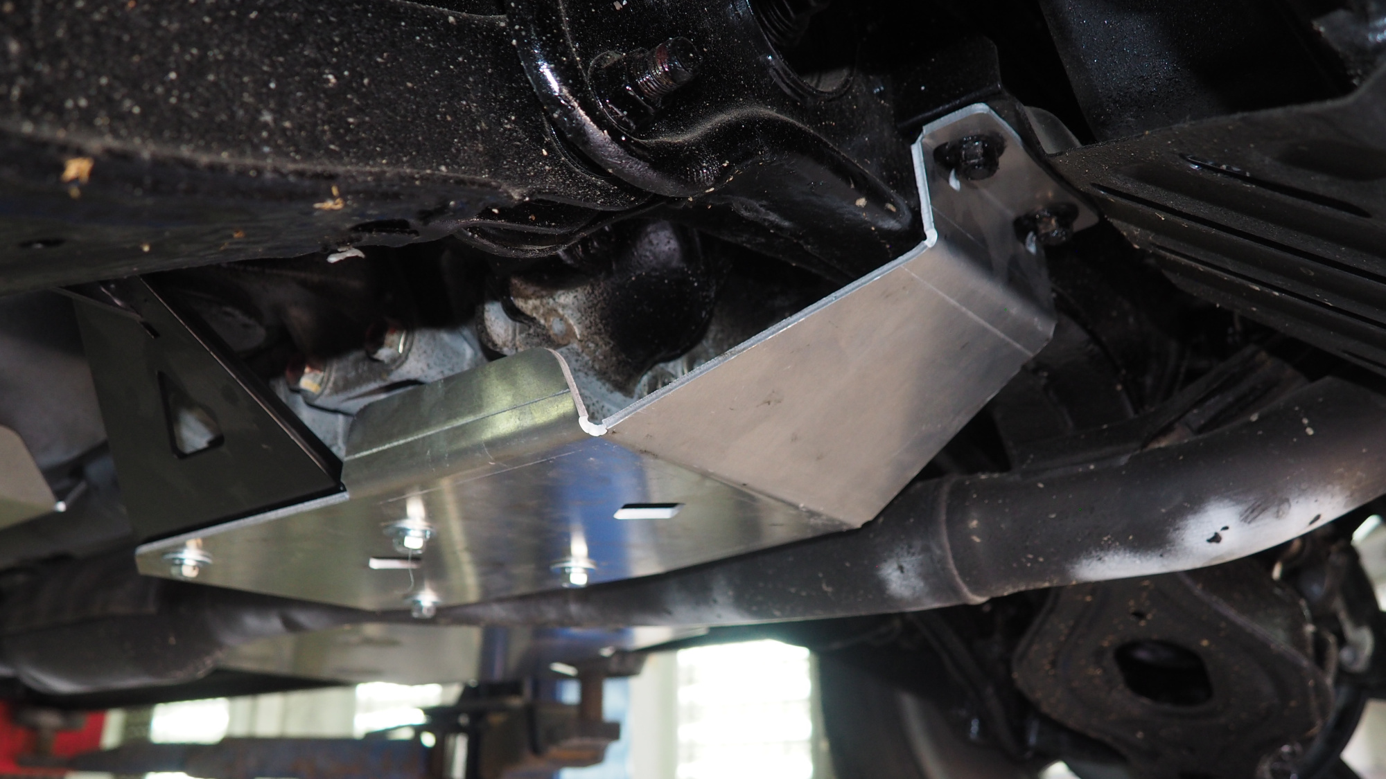 картинка Защита заднего редуктора Mitsubishi Delica D5 (2018-) (Алюминий 4 мм) 14.36ABC