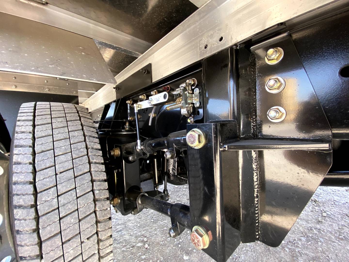 картинка Задняя пневматическая подвеска 4-рычажная Silverado 4500/5500/6500