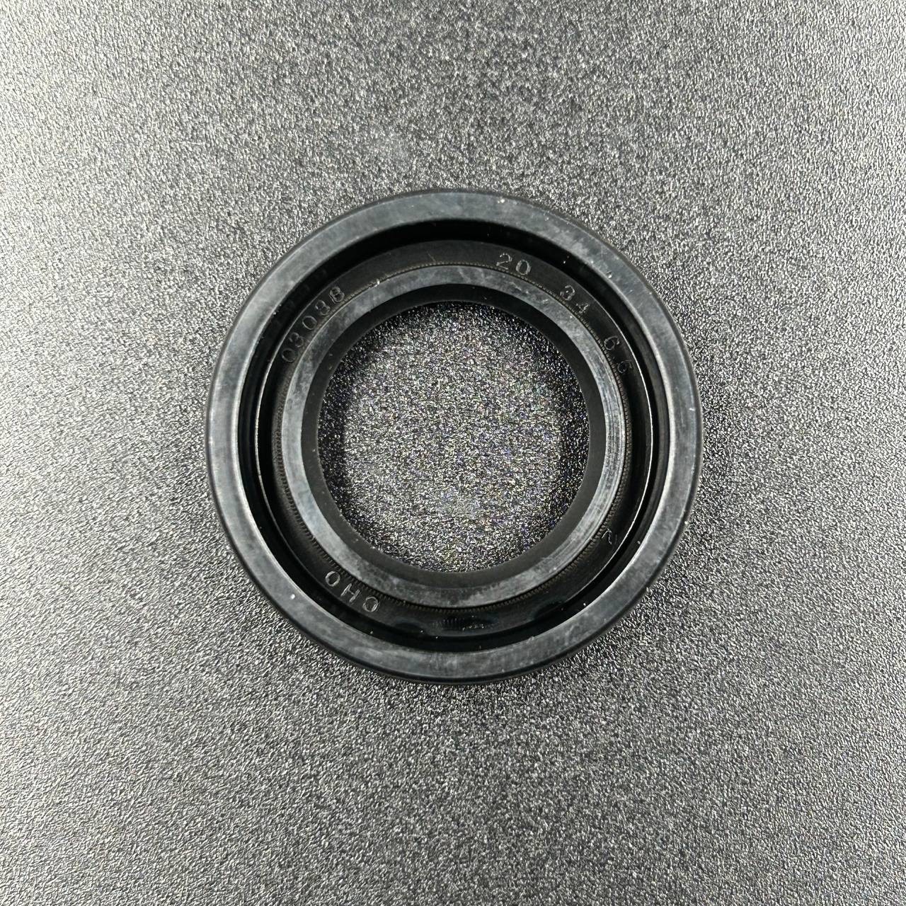 картинка Сальник Suzuki (09289-20009; 93101-20M07; 09289-20L01) (20x34x6.5) (Sinera)