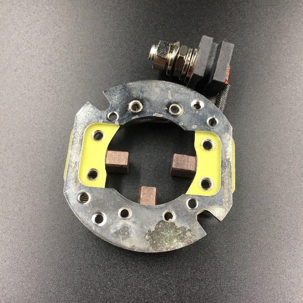 картинка Щеточный узел Yamaha 115-225 (WUHU)