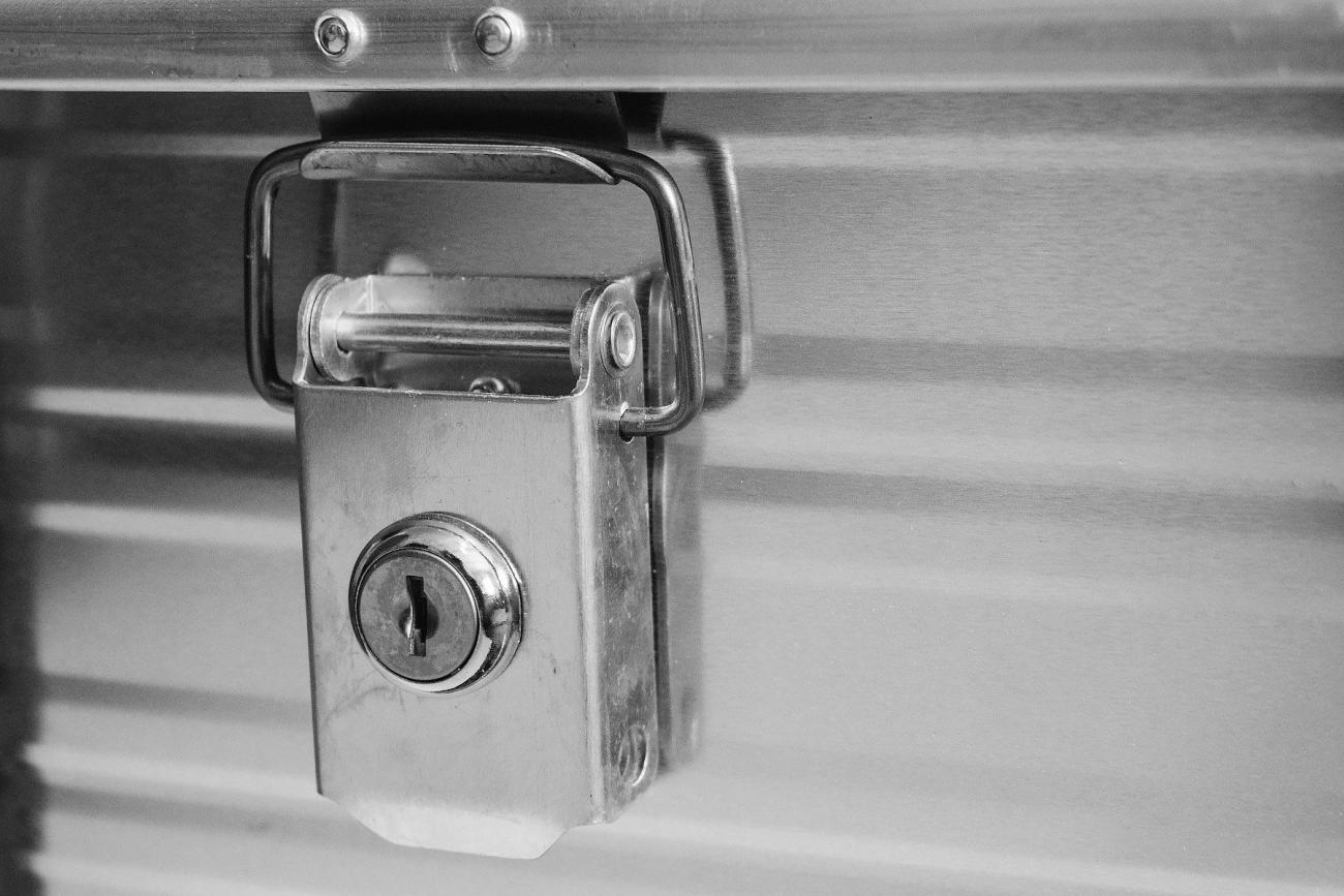 картинка Ящик алюминиевый РИФ усиленный с замком 1176х790х517