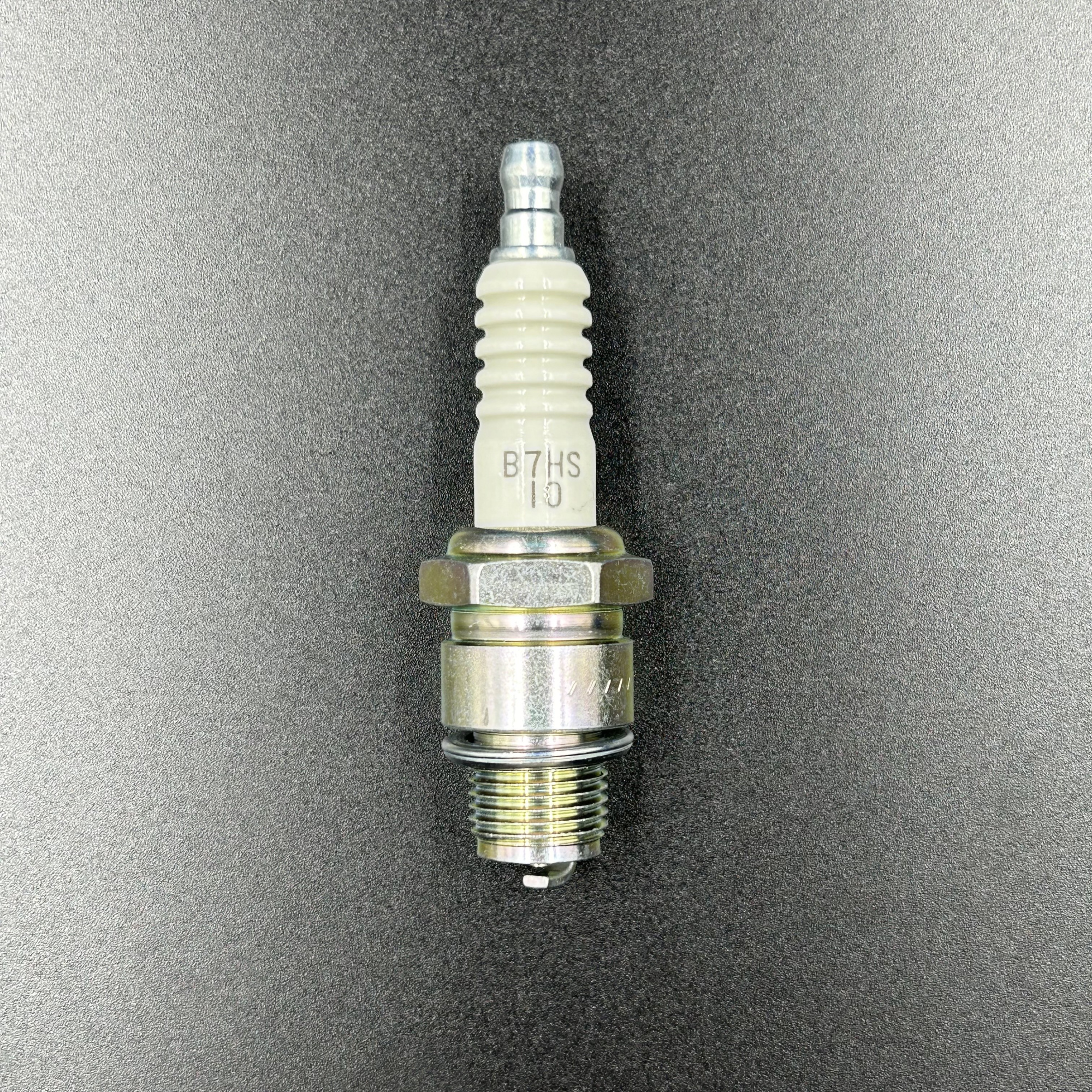 Свеча зажигания NGK B7HS-10