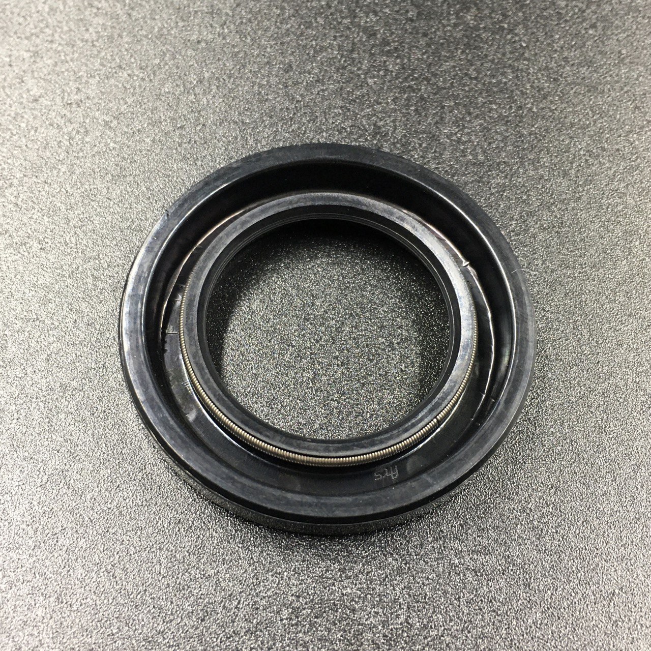 картинка Сальник Yamaha (93101-25M03) (25x40x6) (Yamaha)