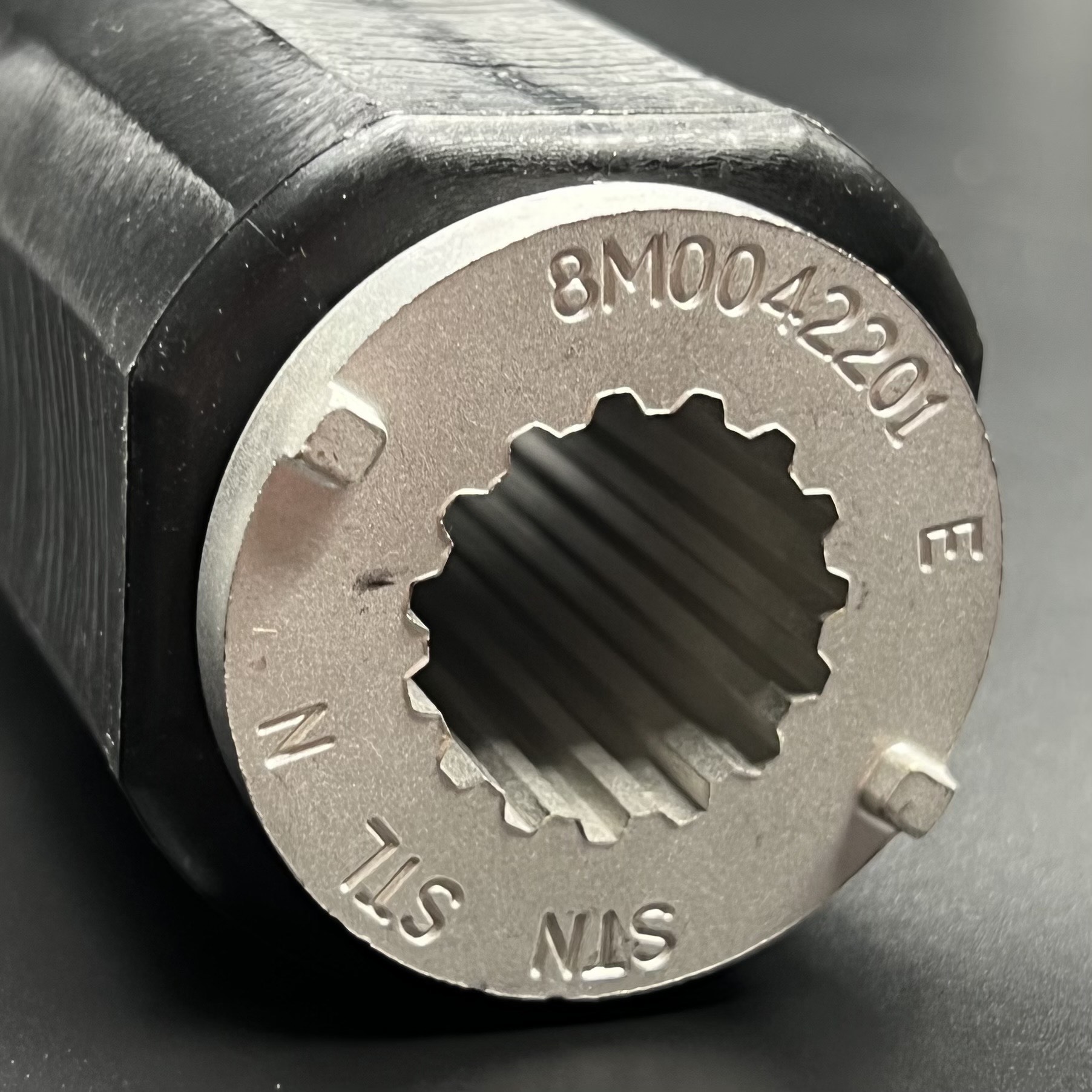 картинка Гребной винт Mercury Black Max (12-1/2х23R)