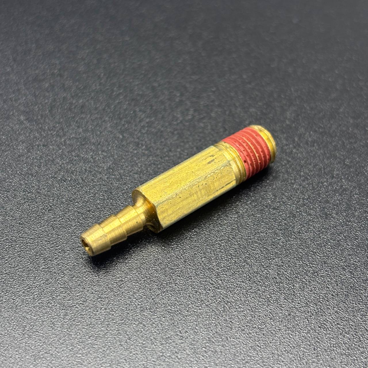 картинка Фитинг резьбовой латунный CONNECTOR (Quicksilver)