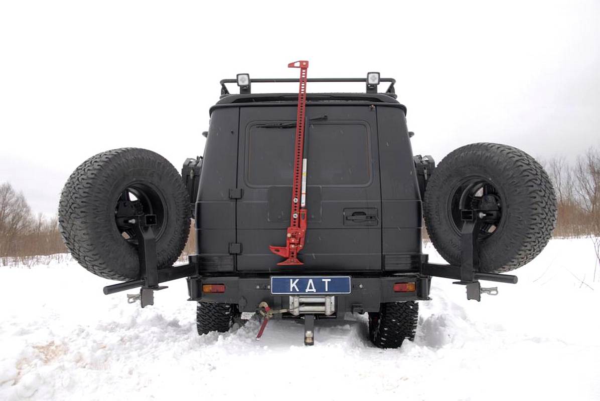 картинка Бампер задний KDT с площадкой под лебедку для Mercedes-Benz G-класс