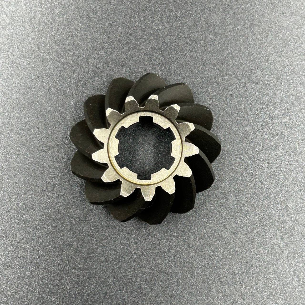 картинка Шестерня вертикального вала (Пиньон) Yamaha 30D (6J8-45551-00) (Omax)