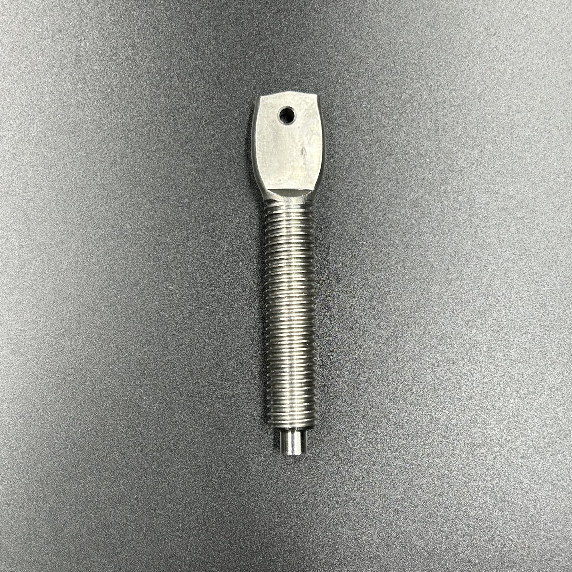 картинка Винт крепления двигателя Yamaha 20-30 (6L2-43116; 90149-14M03) (Omax)