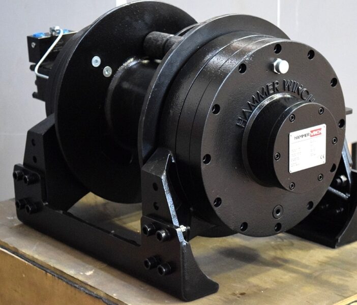 картинка Гидравлическая лебедка Hammer Winch HMW 22.0 с пневмосцеплением, пневматическим тросоукладчиком