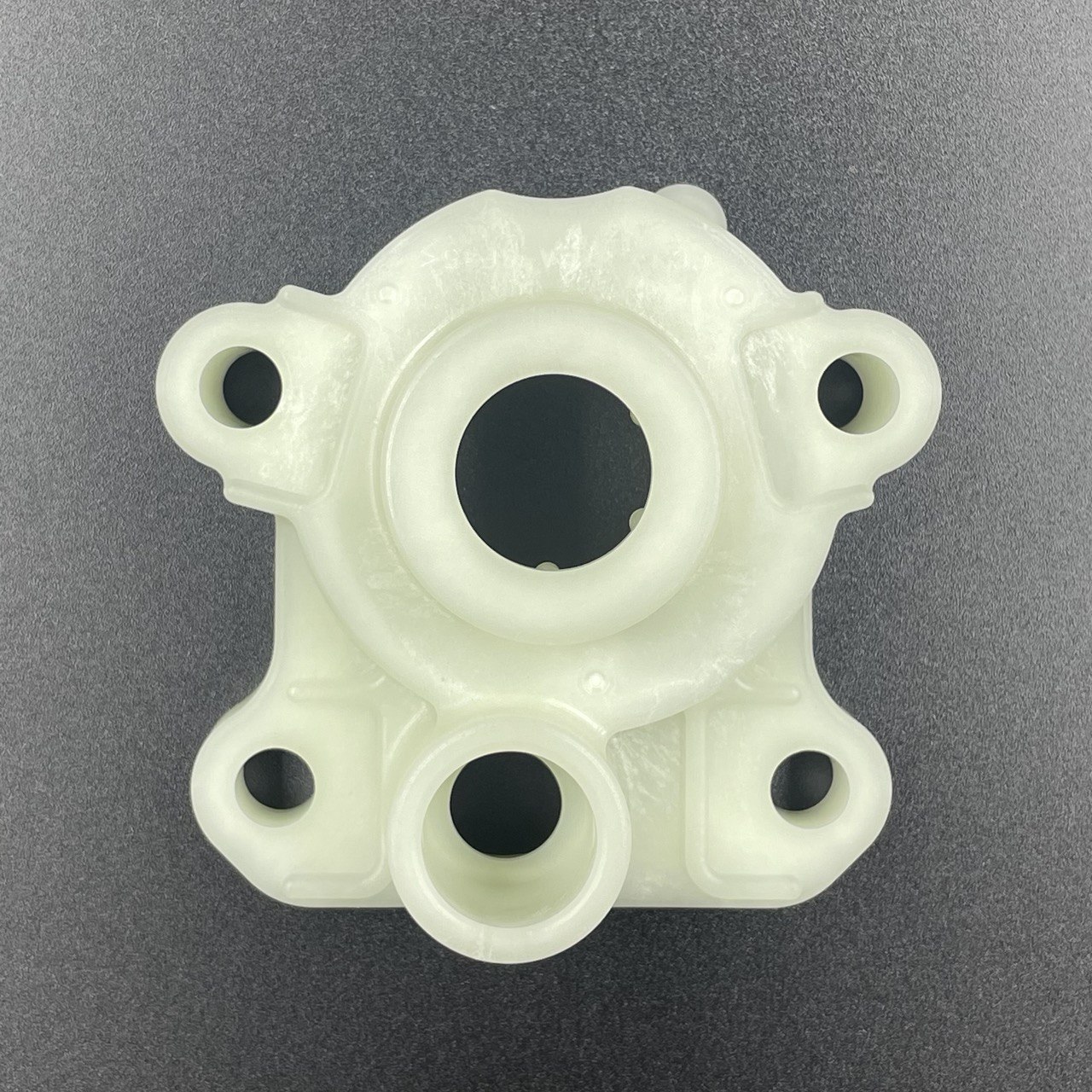 Корпус помпы охлаждения Yamaha F40-F70 (Yamaha)