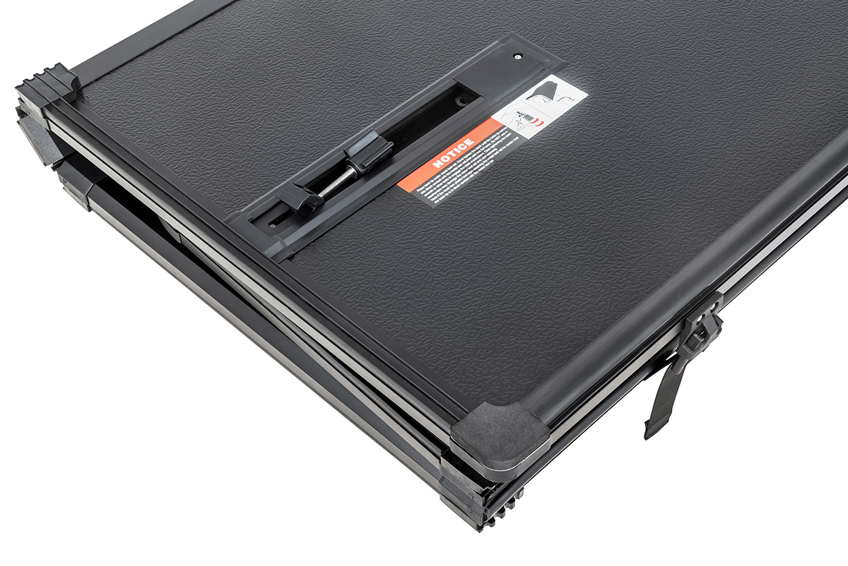 картинка Крышка кузова Volkswagen Amarok 2023+, трёхсекционная, алюминиевая, черная РИФ