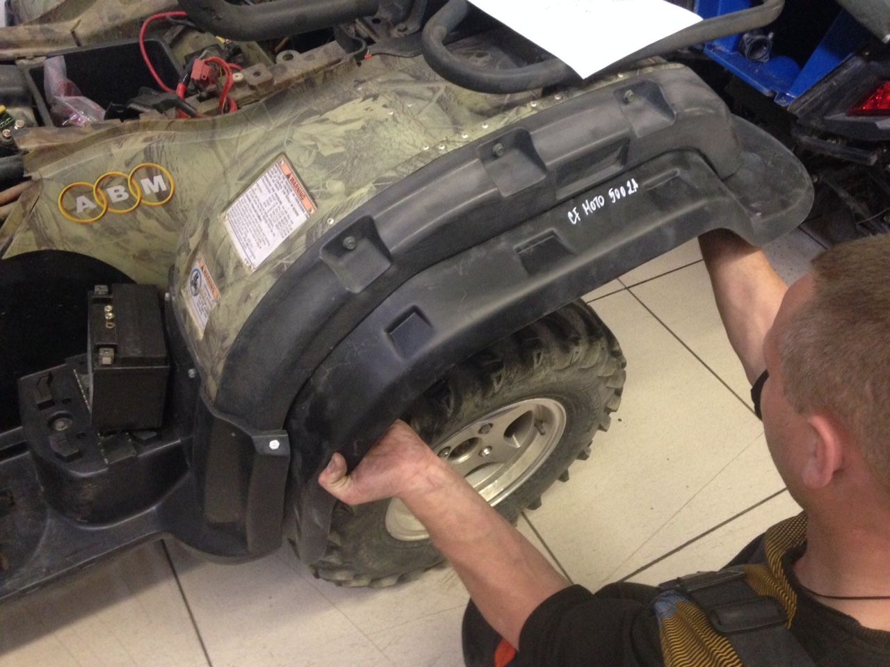 картинка Расширители колесных арок CF500-2А