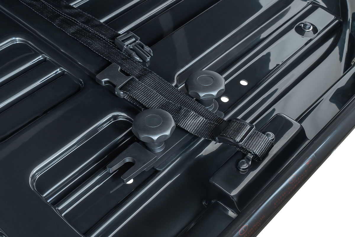 картинка Бокс автомобильный на крышу Pentair CARAVAN 600L черный глянец, двусторонний