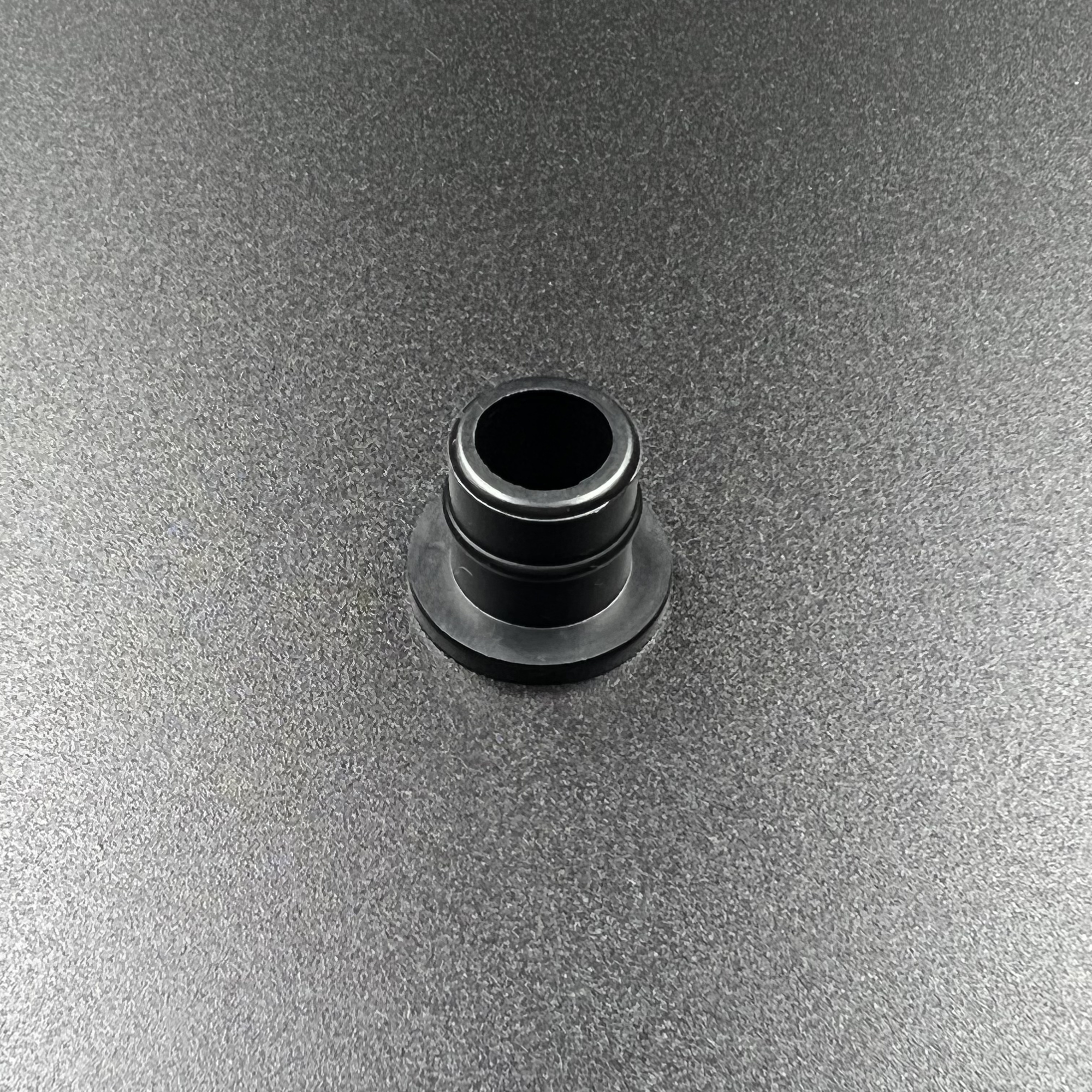 картинка Уплотнение трубки охлаждения Suzuki DT20-30, DF25-30 (17565-96300) (Suzuki)