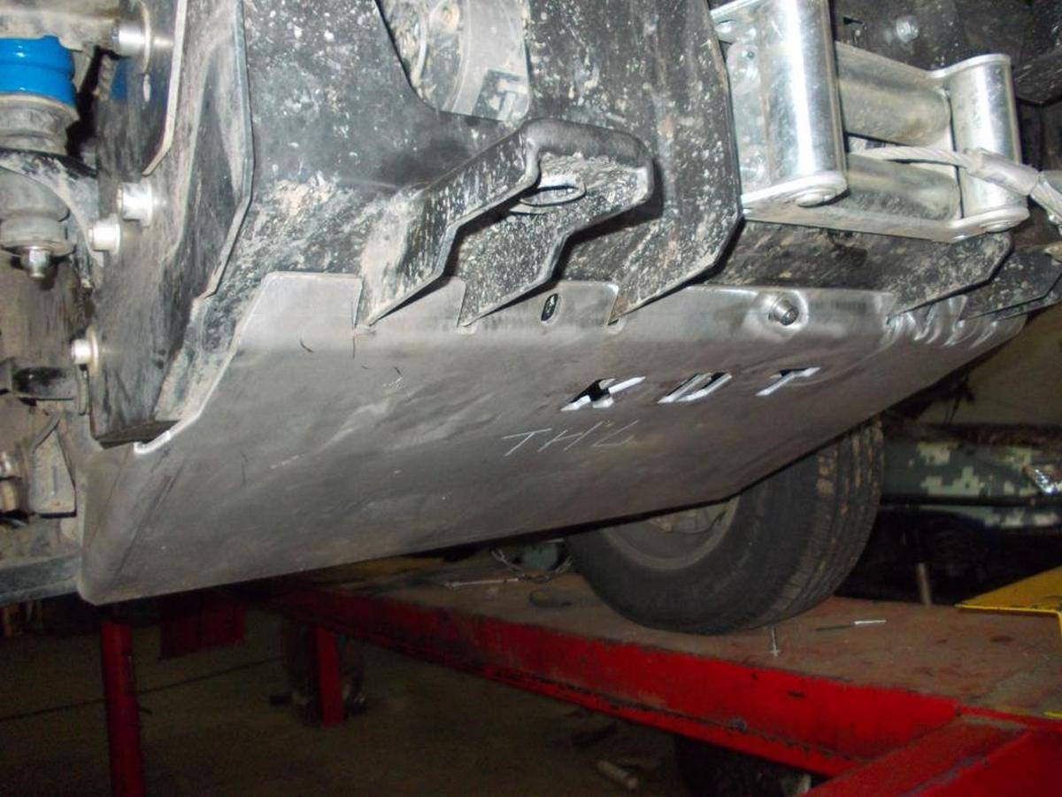 картинка Защита днища KDT передняя Toyota Hilux