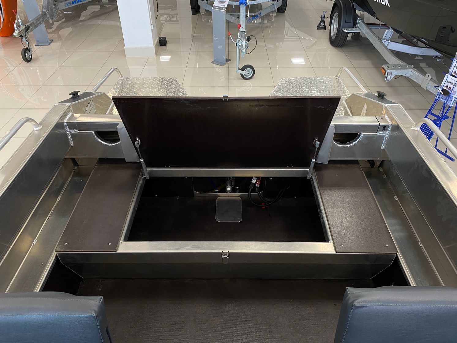 картинка Моторная лодка, Тактика 460 DC