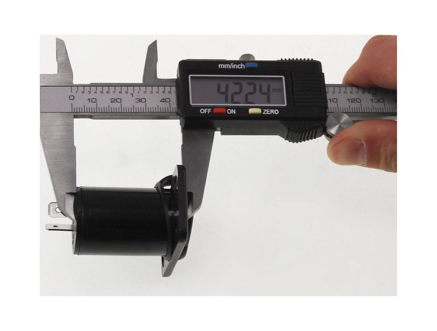 картинка Разъем прикуривателя со штекером 12 В