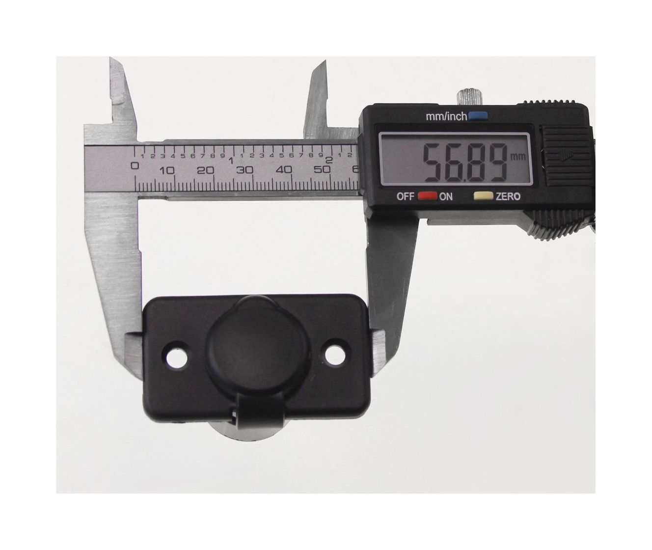 картинка Разъем прикуривателя со штекером 12 В