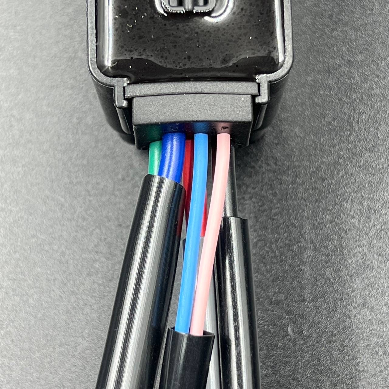 картинка Реле гидроподъема Suzuki DF 60-250 (Suzuki)