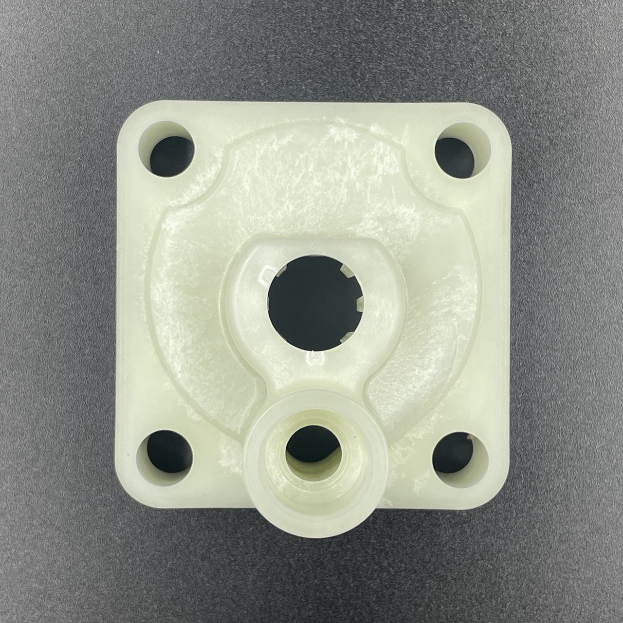 картинка Корпус помпы охлаждения Yamaha F9.9-20 (Yamaha)